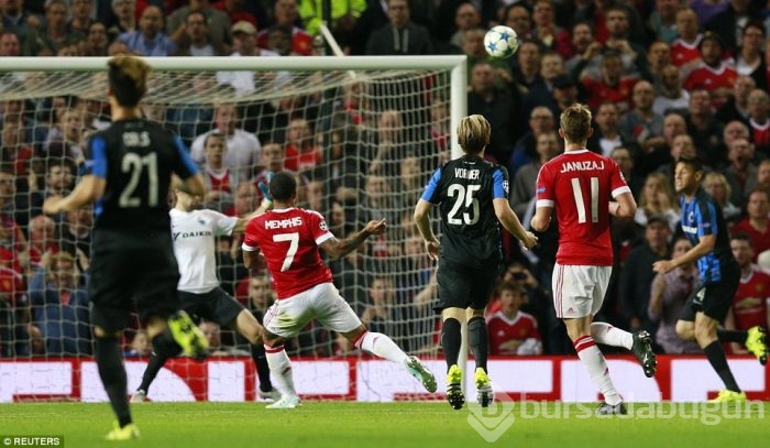 ManU gruplara göz kırptı!