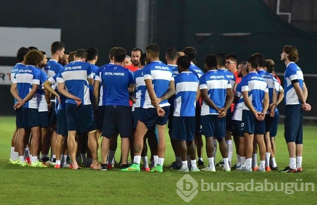Eto'o antrenmana baklavayla başladı

