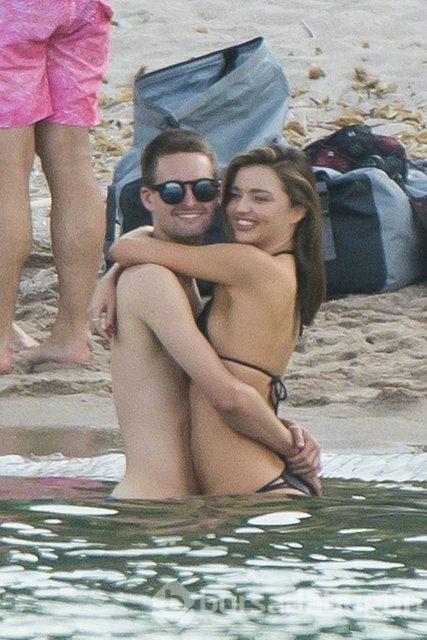 Miranda Kerr sevgilisi Evan SPİEGEL ile tatilde