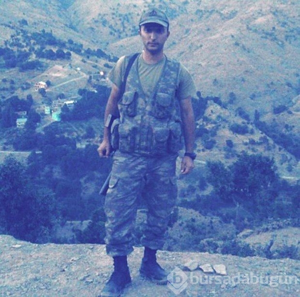 Şehit askerlerin evine ateş düştü