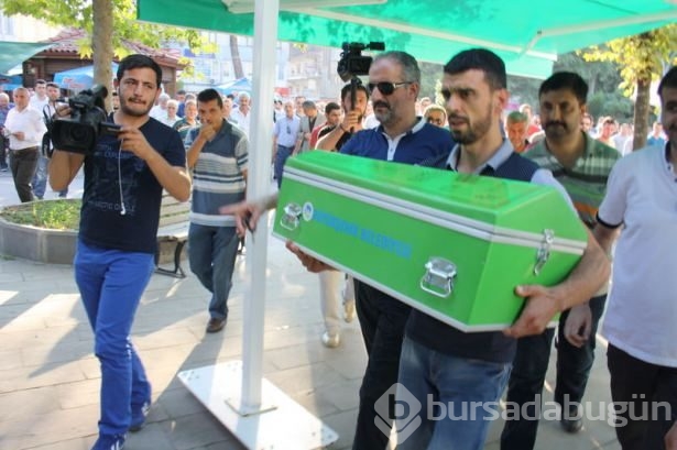 Kenan Sofuoğlu bebeğini toprağa verdi