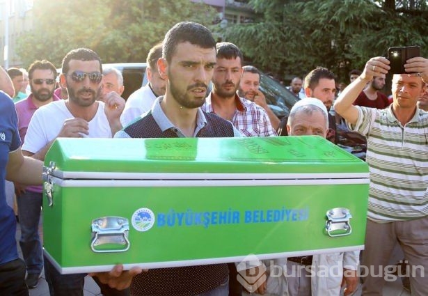 Kenan Sofuoğlu bebeğini toprağa verdi