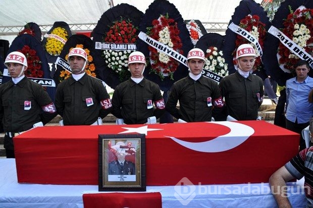 Şehit teğmen son yolculuğuna uğurlandı