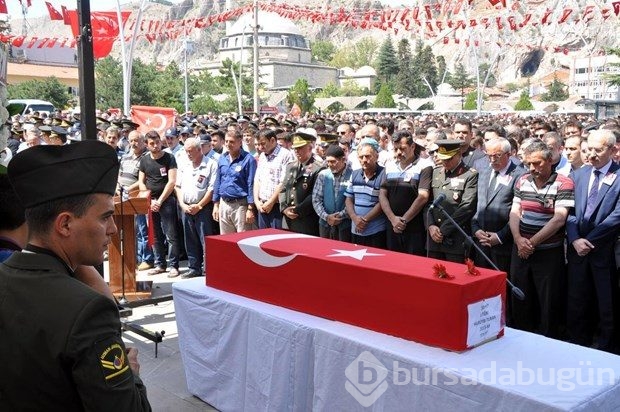 Şehit teğmen son yolculuğuna uğurlandı