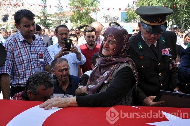 Şehit teğmen son yolculuğuna uğurlandı