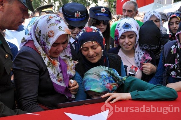 Şehit teğmen son yolculuğuna uğurlandı