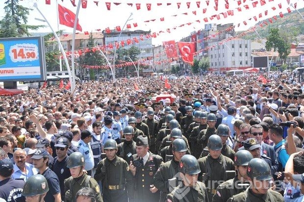 Şehit teğmen son yolculuğuna uğurlandı