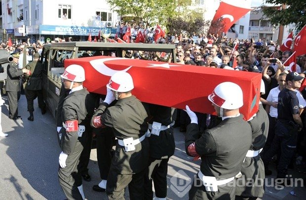 Türkiye şehitlerine ağladı
