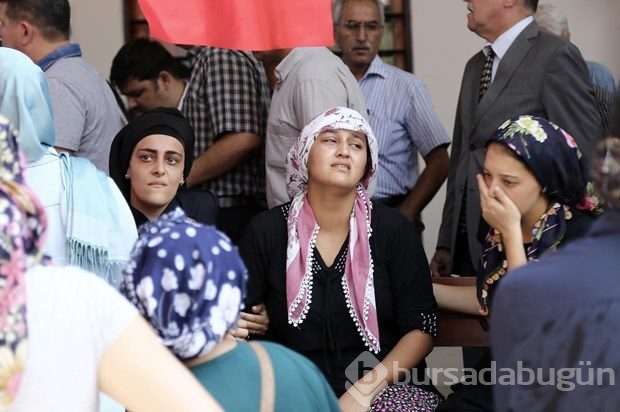 Türkiye şehitlerine ağladı