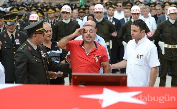 Türkiye şehitlerine ağladı