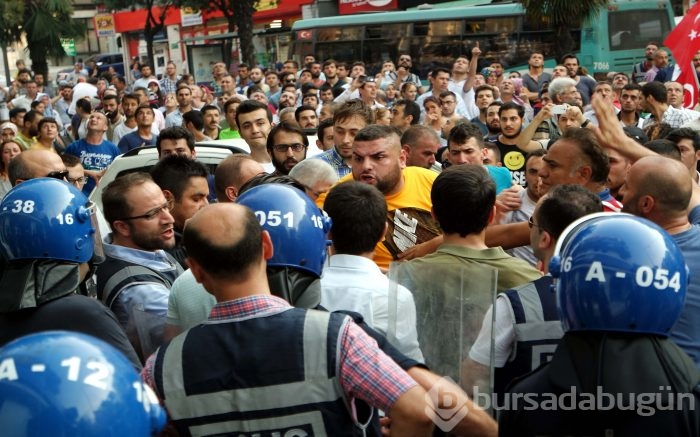 Bursa'daki şehit cenazesinden söze gerek bırakmayan anlar!