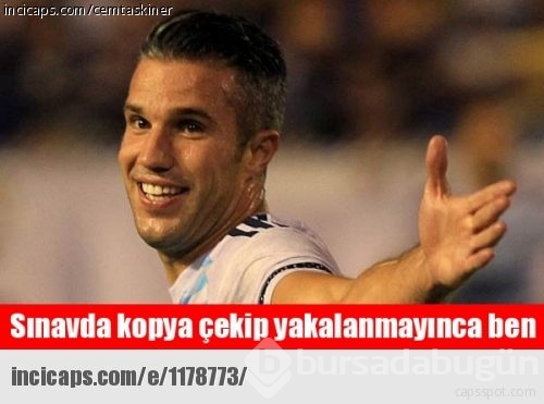 Van Persie attı, capsler patladı