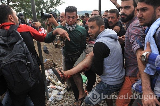 Dün olağanüstü hal ilan etti bugün biber gazıyla müdahale etti