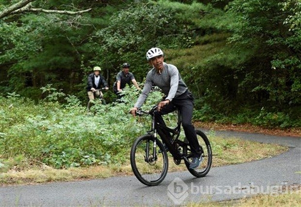 Obama ailesinin bisiklet keyfi