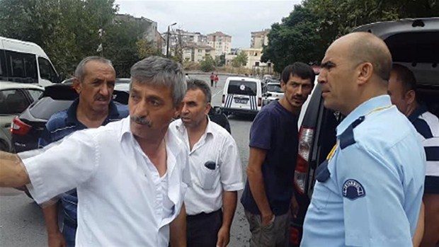 Otobüs gecekonduya girdi