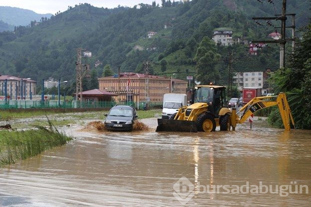 Rize'de şiddetli yağış