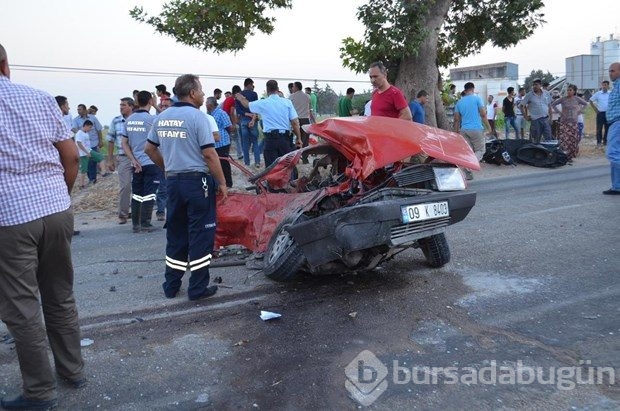 TIR'la çarpışan otomobil ikiye bölündü: 2 ölü