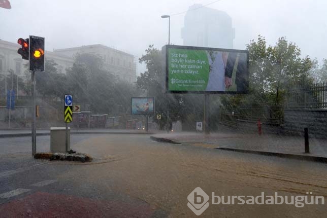 İstanbul yağmura böyle yakalandı