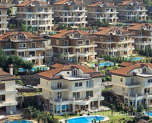 Ünlülerin dudak uçuklatan evleri