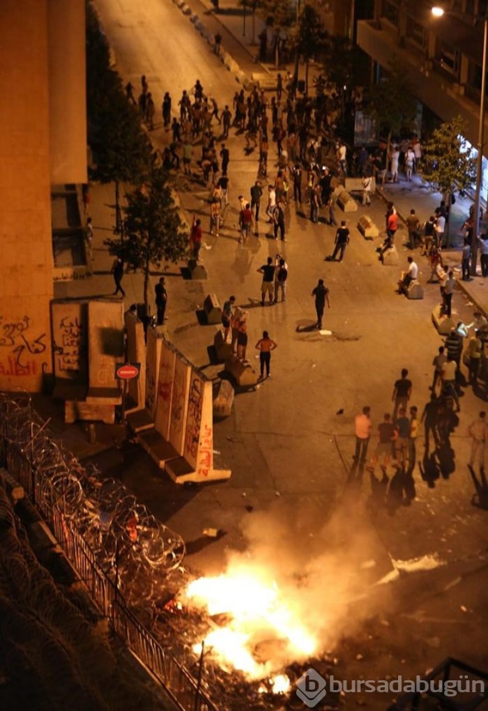 Lübnan'daki yolsuzluk ve çöp krizi protestosu