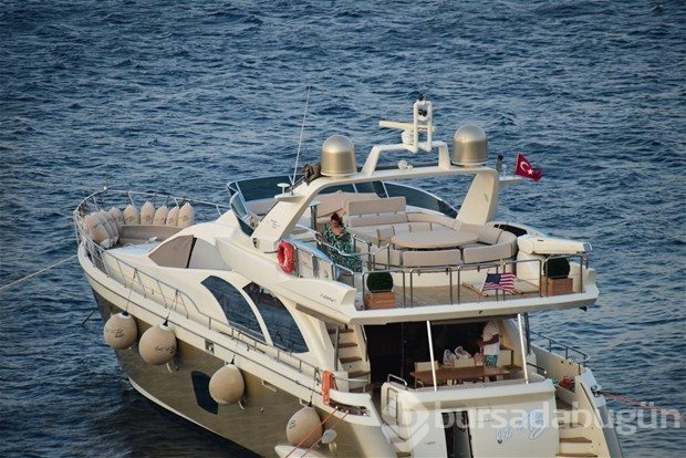 Sevgiliye poz verdi