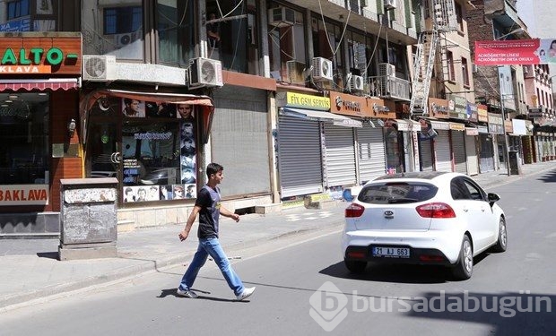 Diyarbakır'da kepenk ve kontak kapatma eylemi