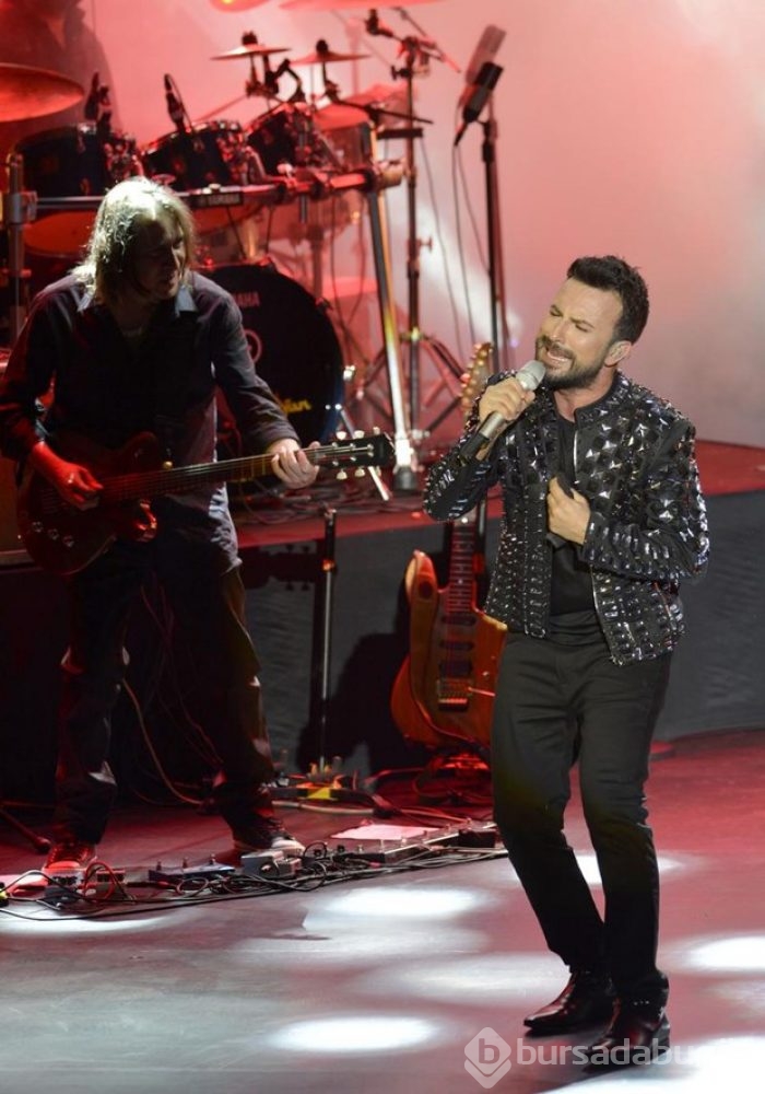 Tarkan Açıkhava'da türkü söyledi