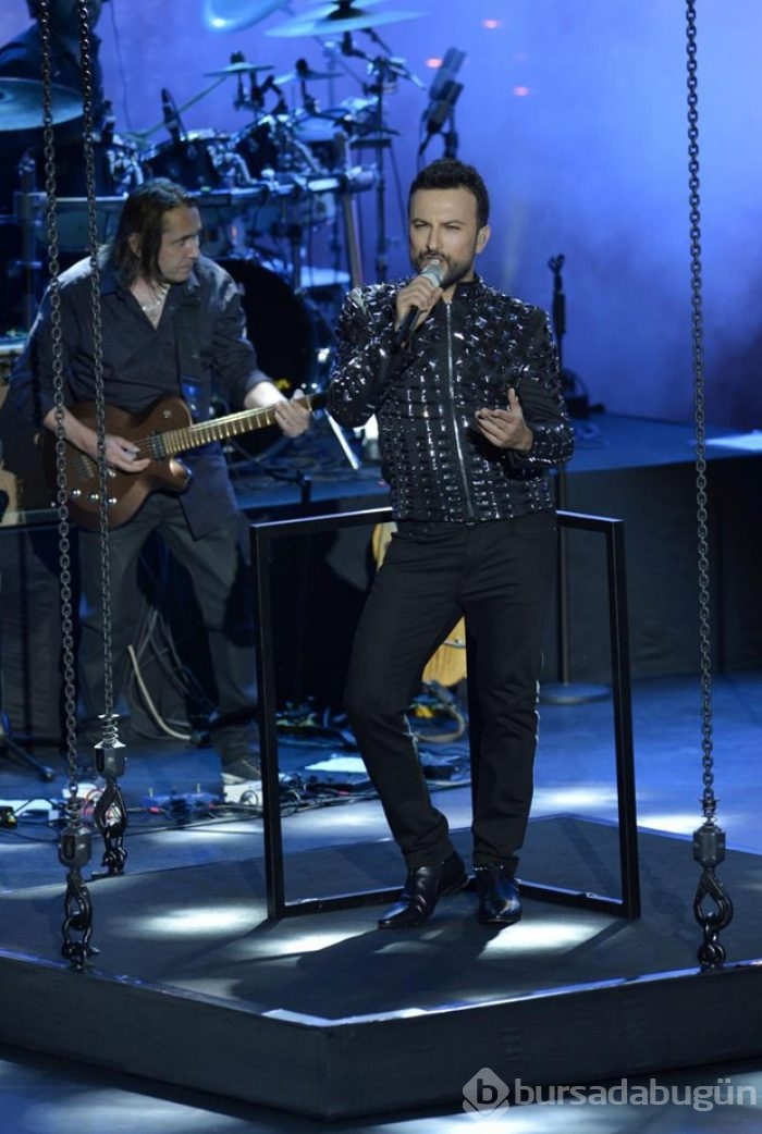 Tarkan Açıkhava'da türkü söyledi