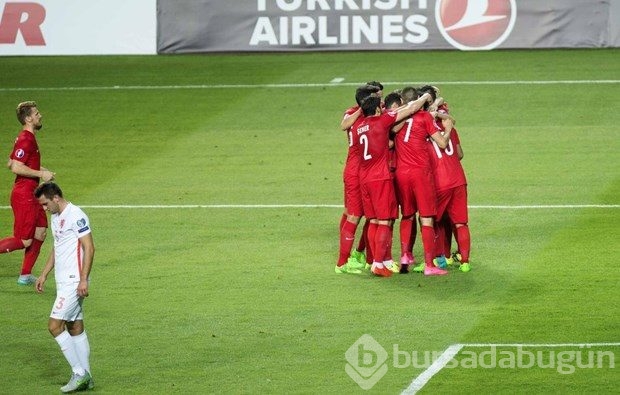 Türkiye-Hollanda maçından kareler