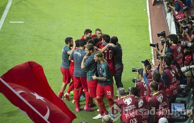 Türkiye-Hollanda maçından kareler