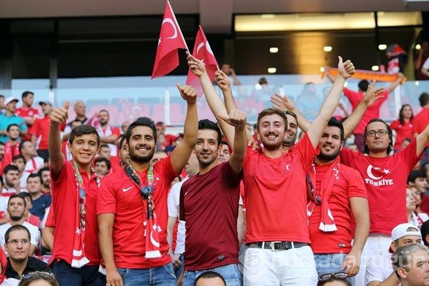 Türkiye-Hollanda maçından kareler