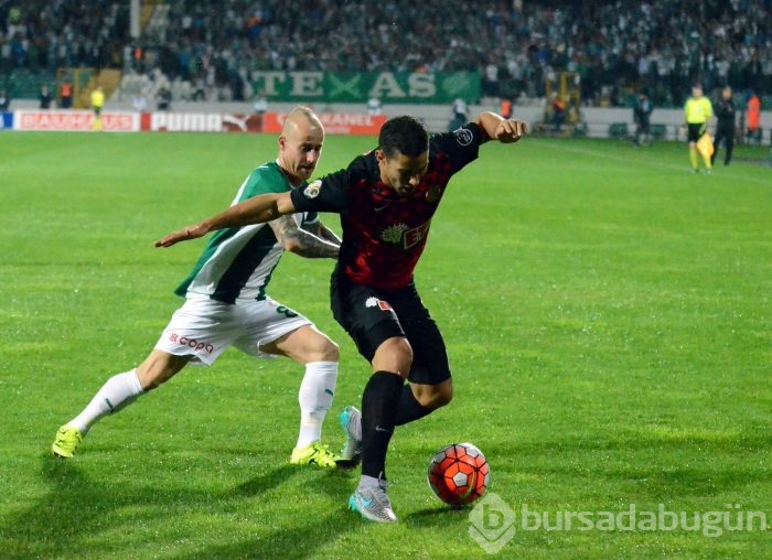 Timsah, Eskişehir'i 2 golle geçti! Sağlam gözyaşlarına boğuldu