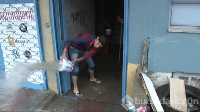 Ümraniye'de birçok ev ve işyeri sular altında kaldı