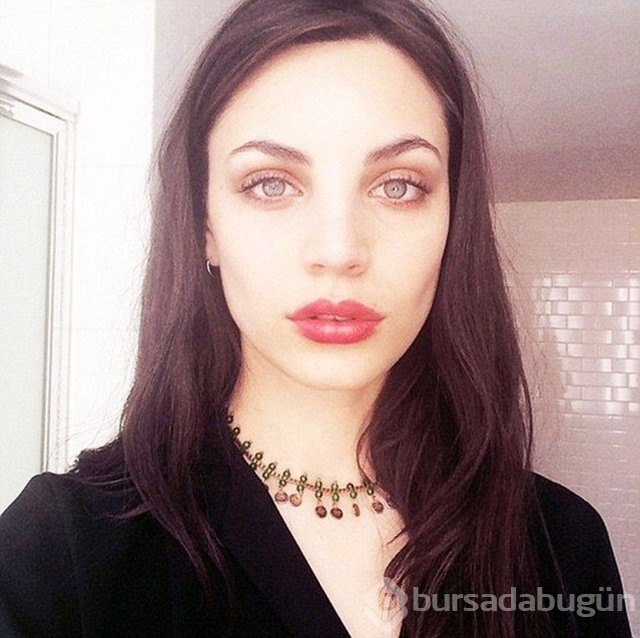 Angelina Jolie'ye benzerliği zengin etti!