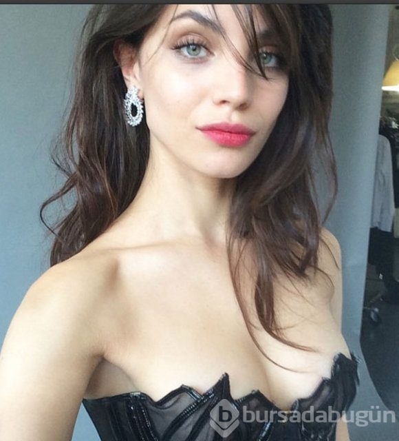 Angelina Jolie'ye benzerliği zengin etti!