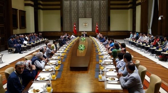 Erdoğan, 16 Türk işçiyi ve ailelerini ağırladı