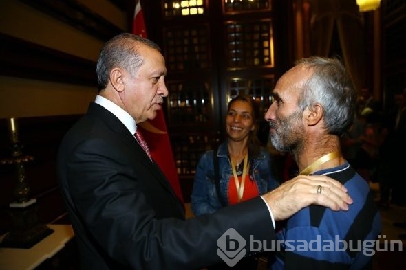Erdoğan, 16 Türk işçiyi ve ailelerini ağırladı