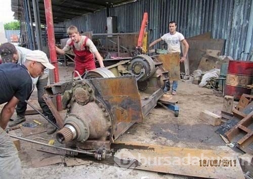 Ruslar Alman tankını bahçede yaptı