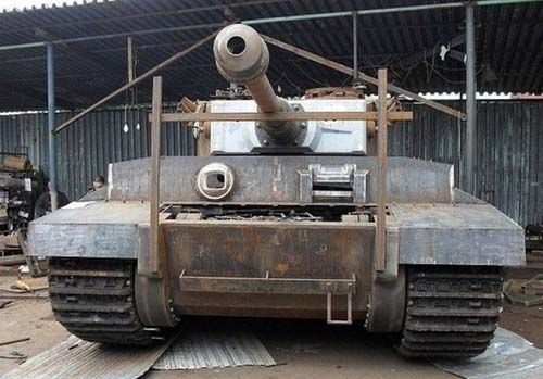 Ruslar Alman tankını bahçede yaptı
