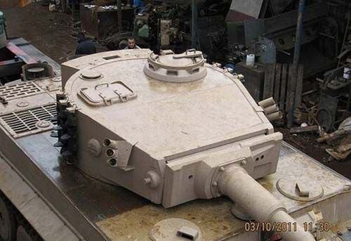 Ruslar Alman tankını bahçede yaptı
