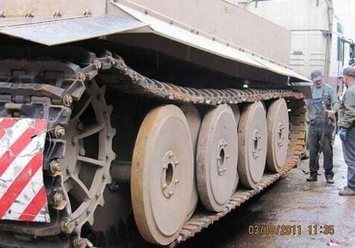Ruslar Alman tankını bahçede yaptı