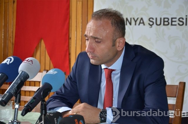 Hakemliği gözyaşlarıyla bıraktı