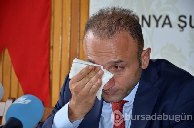 Hakemliği gözyaşlarıyla bıraktı