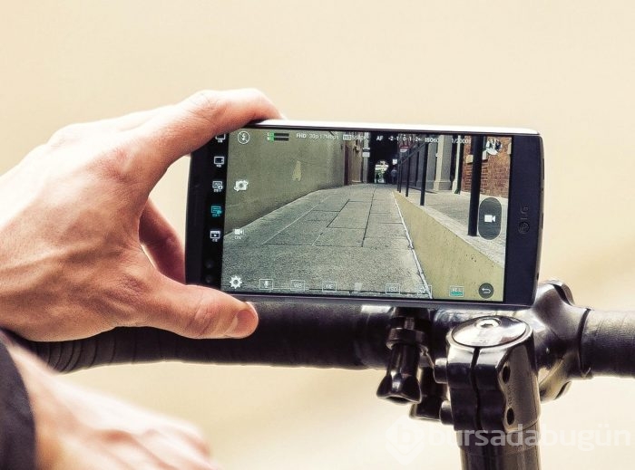 LG'den çift ön kameralı iki ekranlı telefon: V10