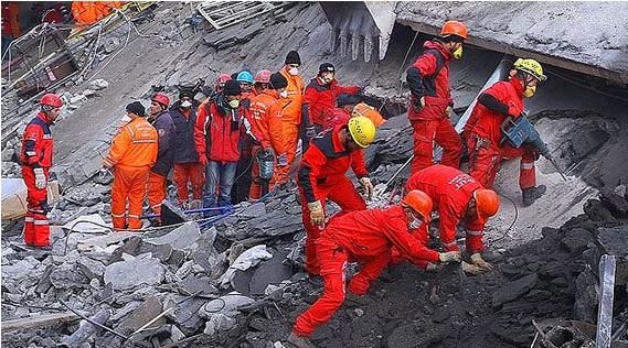 Ölümün kıyısında gezenler