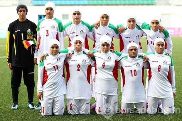 Kadın futbol takımının 8 oyuncusu erkek çıktı