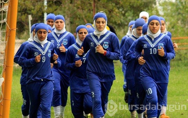 Kadın futbol takımının 8 oyuncusu erkek çıktı