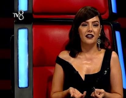 Ebru Gündeş'in yüzüne ne oldu?