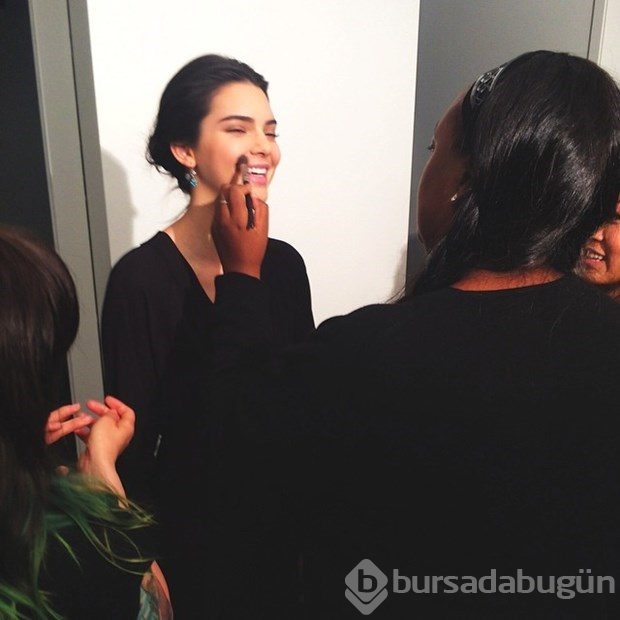 Kendall Jenner Sosyal medyanın diline düştü