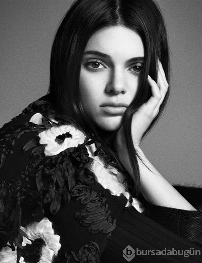 Kendall Jenner Sosyal medyanın diline düştü